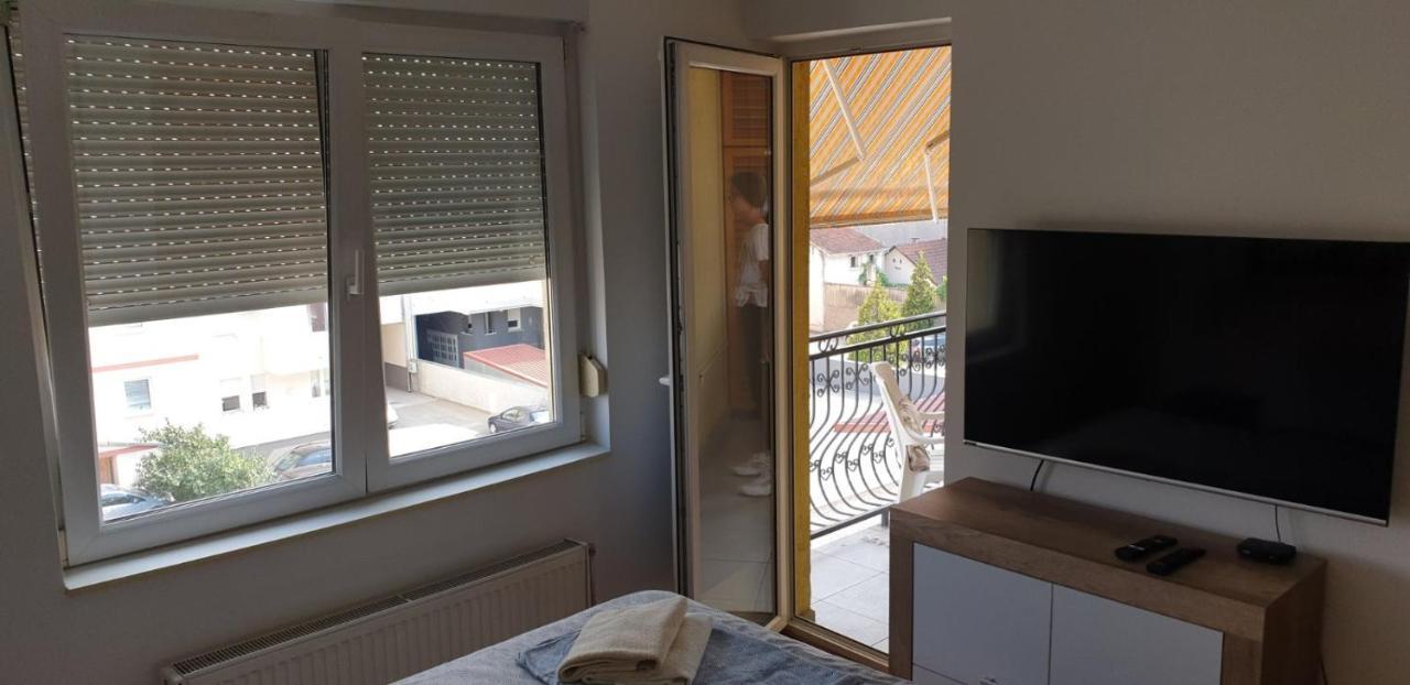 Apartman Anja Novi Sad Exterior foto